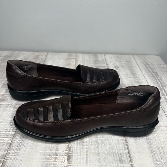 Easy Street Genesis Loafer Flat Brown- Size 8.5 - Picture 4 of 17